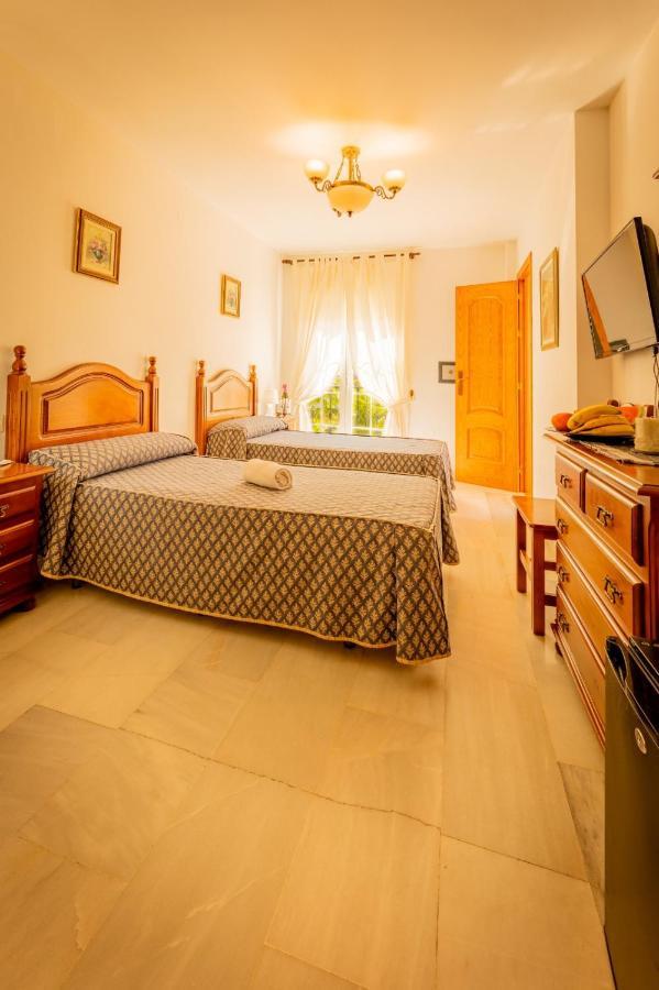 Hotel La Morena Fuengirola Bagian luar foto