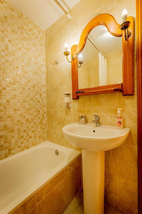 Hotel La Morena Fuengirola Bagian luar foto