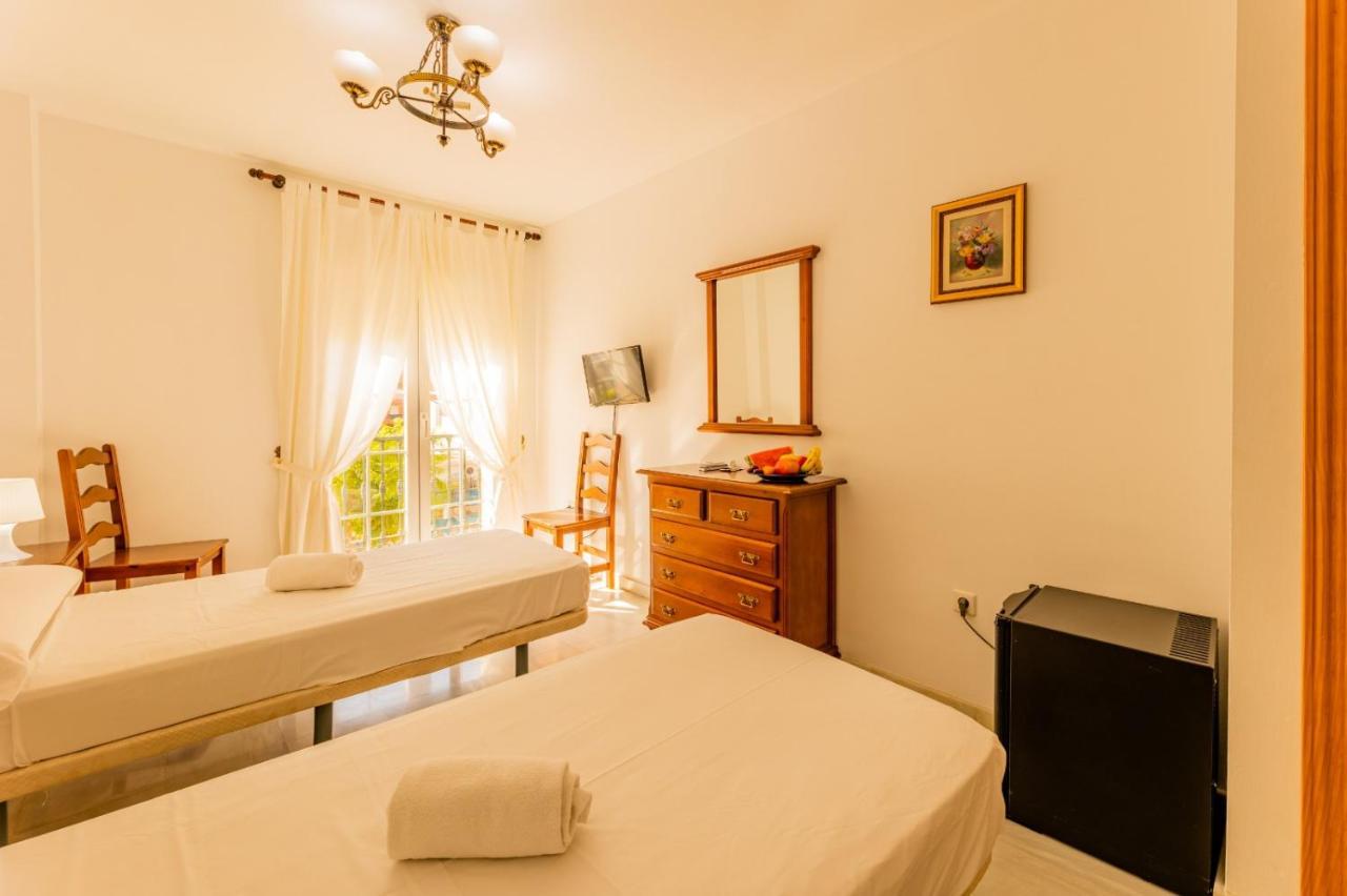 Hotel La Morena Fuengirola Bagian luar foto