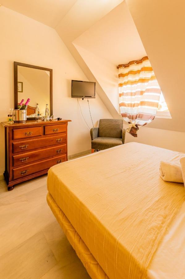 Hotel La Morena Fuengirola Bagian luar foto